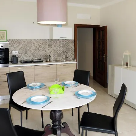 Apartment Locazione Turistica Camillo - Flg216 *